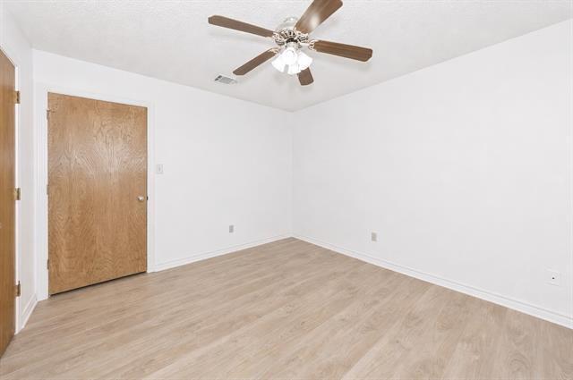 Building Photo - 3141 Oakdale Dr