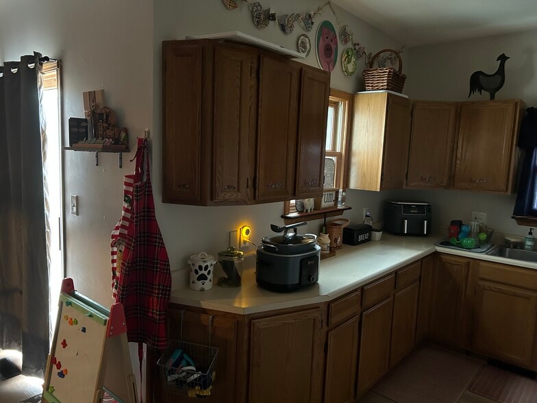 Building Photo - 485 Thomas St