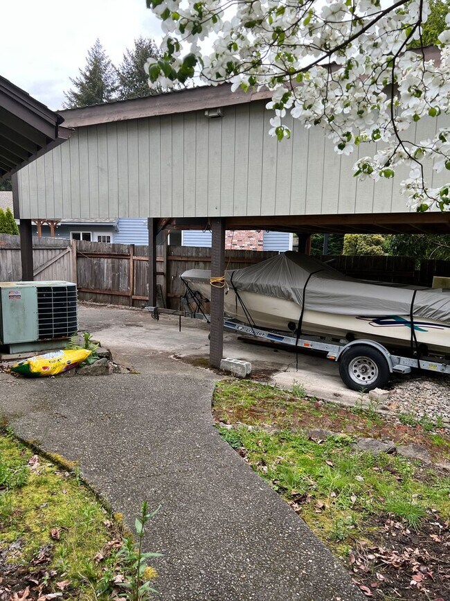 Building Photo - South Cove Commons Gem – Private Beach Acc...