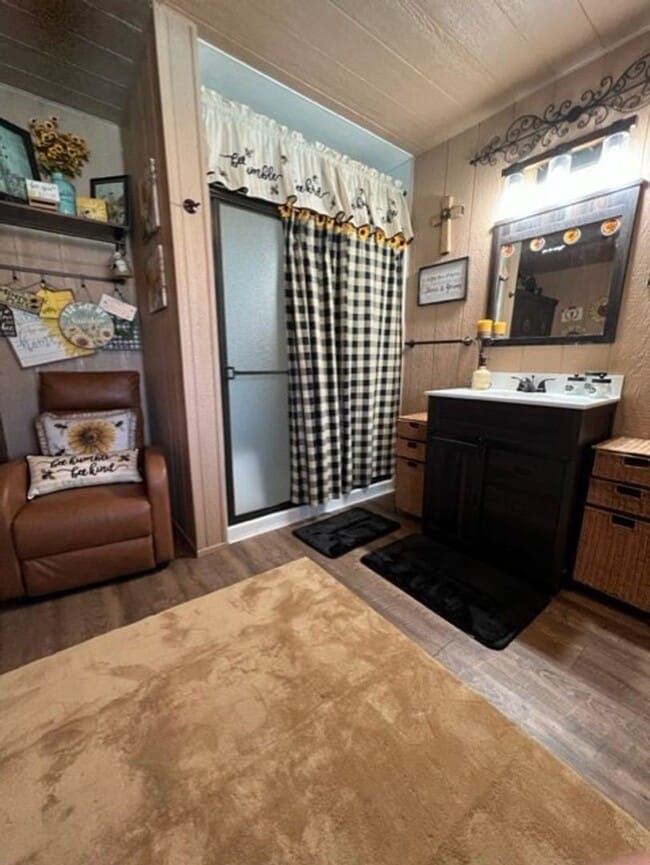 Building Photo - Fully furnished 1 bedroom