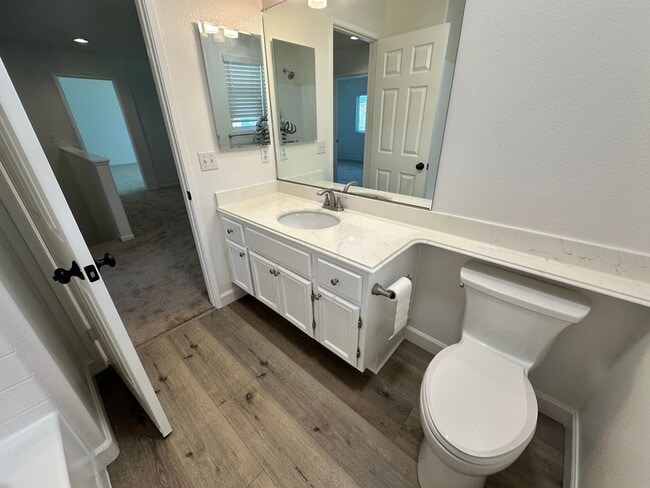 Building Photo - A stunning 4-bedroom haven, fully renovated and ready for a lifetime of memories.