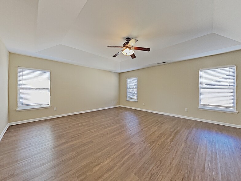 Building Photo - 348 Yellow Iris Rd