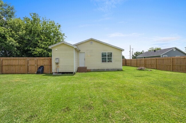 Building Photo - 1515 Picard Rd
