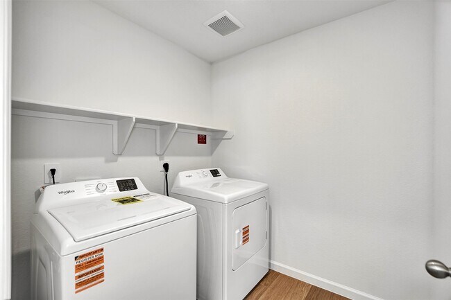 Building Photo - 1718 San Jacinto Dr