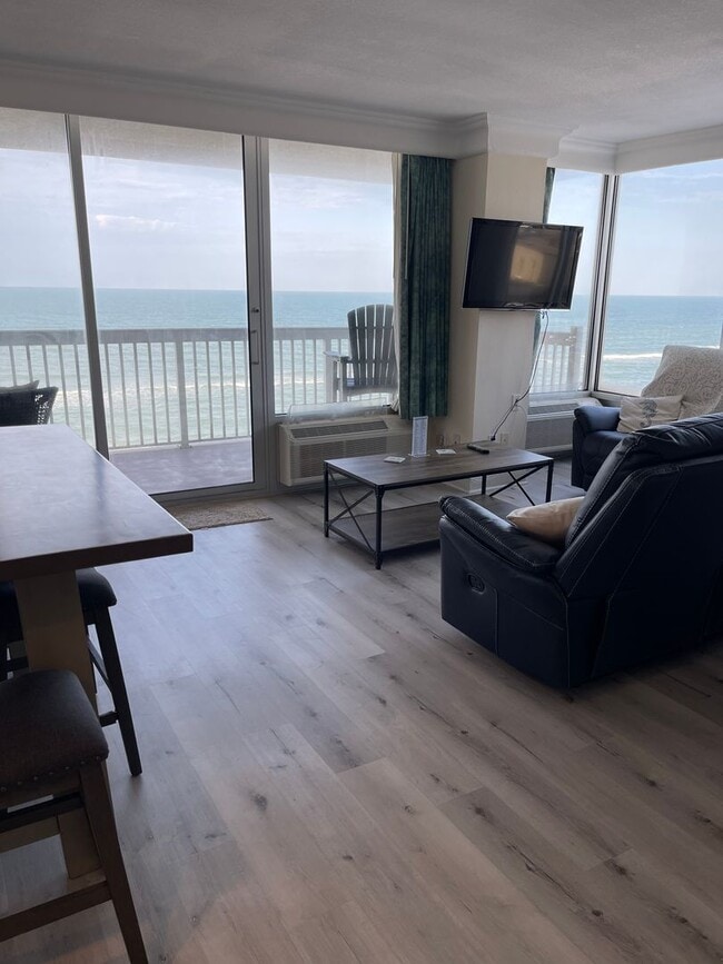 Building Photo - Oceanfront Corner View Condo - BEST VIEW & Wake up to the Oceanview from bed! DEPOSIT-FREE Rentin...
