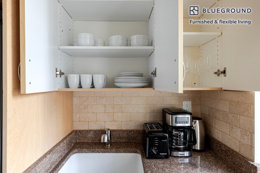 Building Photo - 20 Park Ave