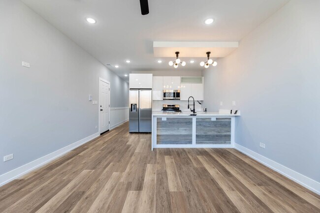 Building Photo - 5809 S Indiana Ave