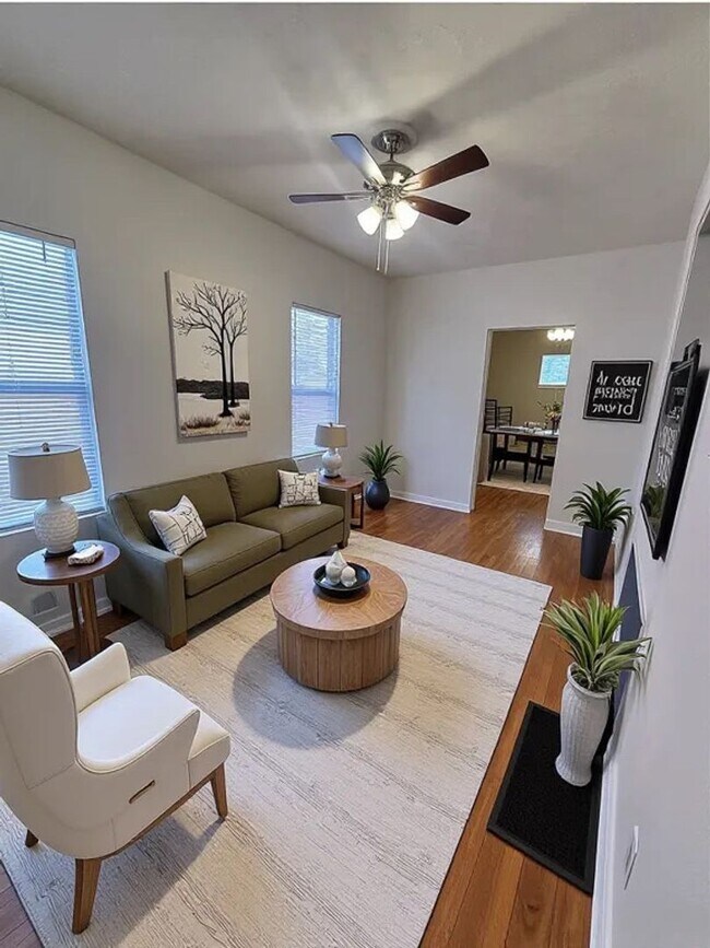 Building Photo - 221 Turin St