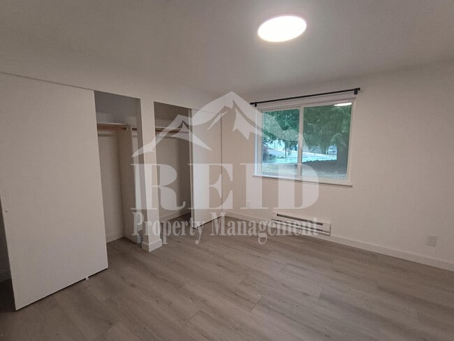 Building Photo - 7376/7378 Haynes Lane NE