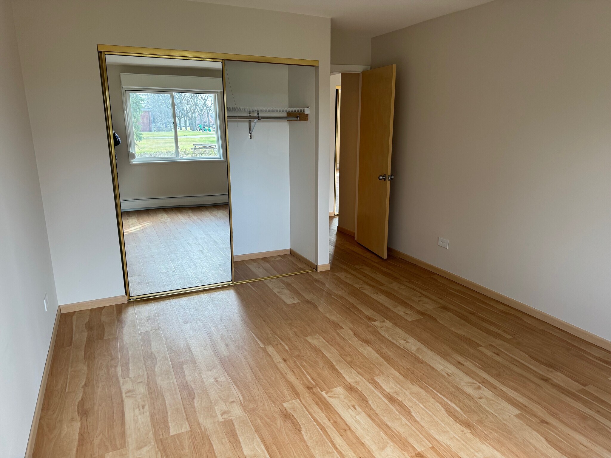 Building Photo - 2423 E Olive St