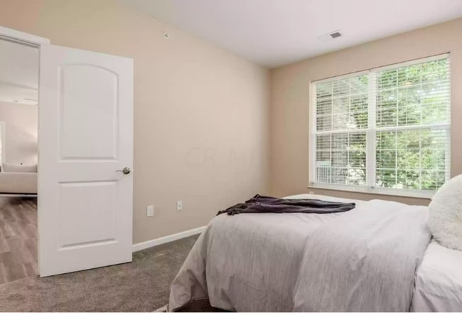 Building Photo - 222 Lake Cove Dr