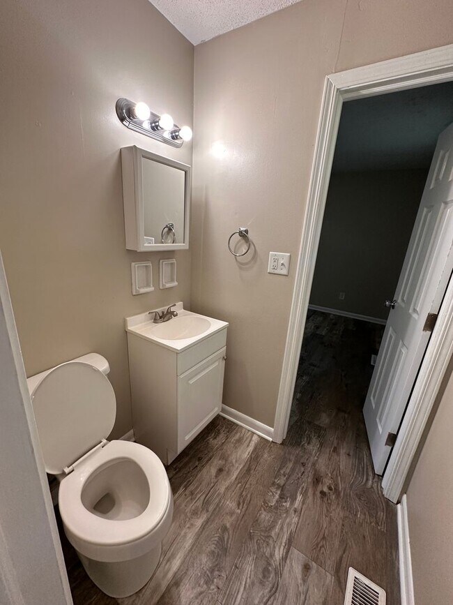 Building Photo - 9630 Downes Ct