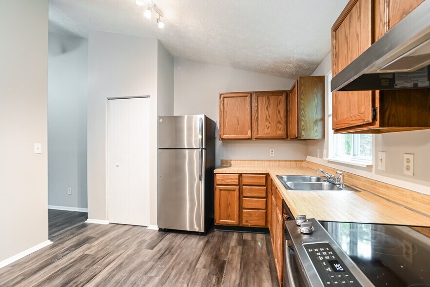 Building Photo - 7719 Mallen Dr