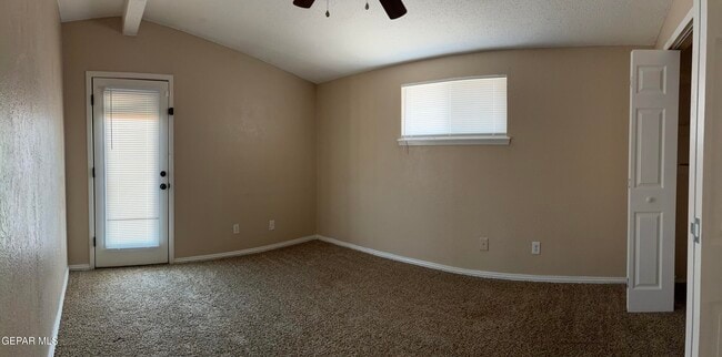 Building Photo - 5527 Carousel Dr