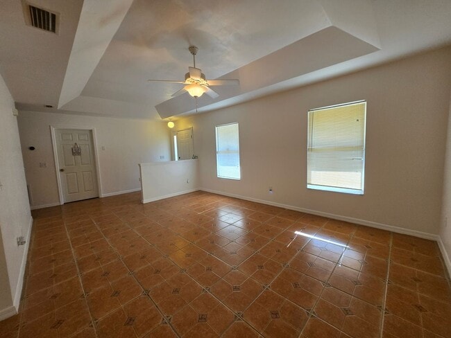 Building Photo - Charming single-story 3-bedroom, 2-bath home