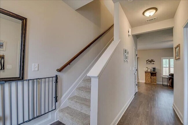 Building Photo - 149 Beallwood Dr