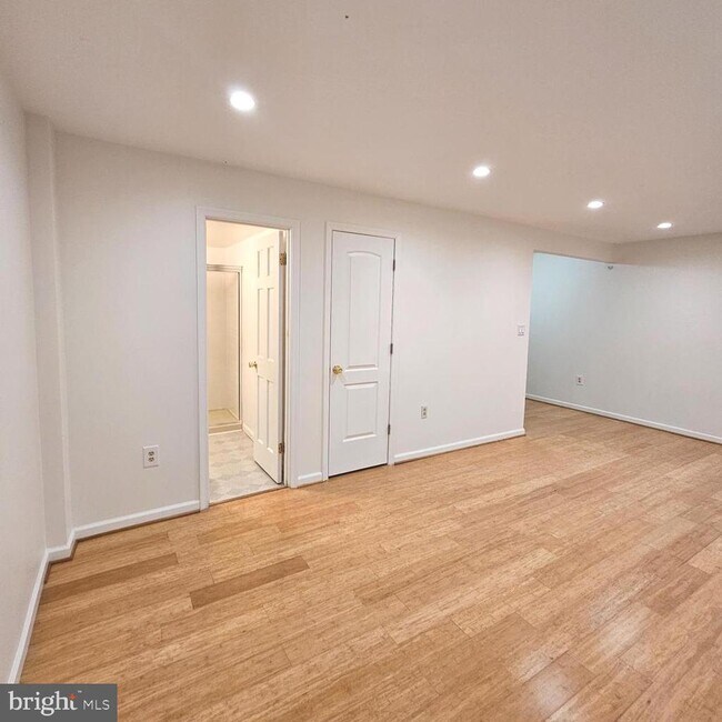 Building Photo - 7034 Bradwood Ct