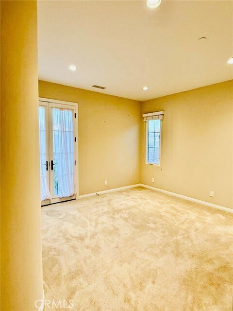 Building Photo - 114 Chestnut Grove