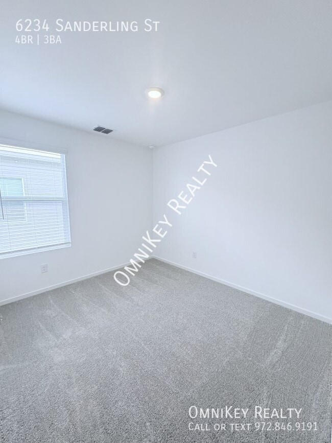 Building Photo - 6234 Sanderling St