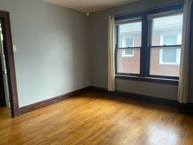 Building Photo - A Must See!