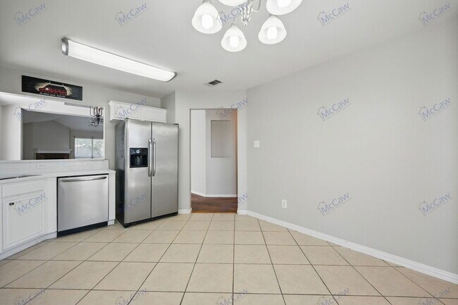 Building Photo - 1012 Waterview Dr