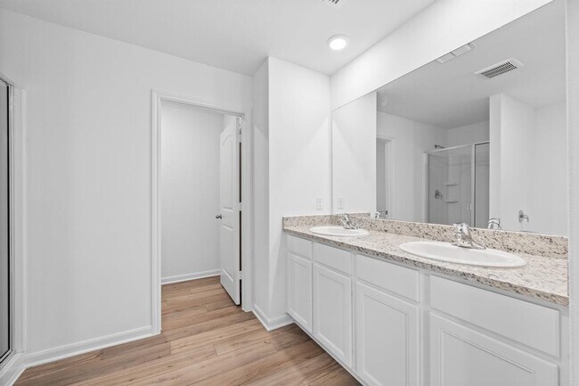Building Photo - 235 Surrey Oaks