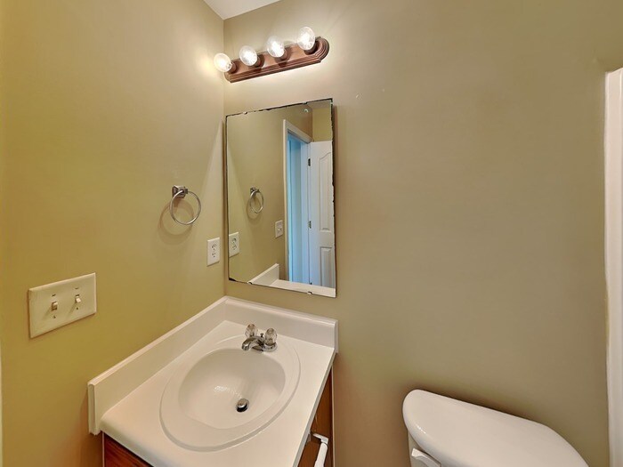 Building Photo - 3849 Wingdale Ct