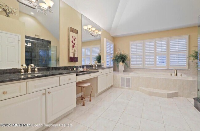 Building Photo - 29 Northwoods Rd