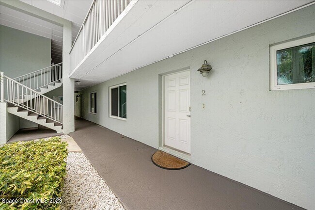 Building Photo - 1321 S Miramar Ave