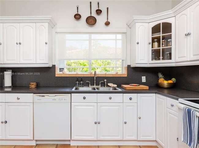 Building Photo - 501 SW 19th Rd