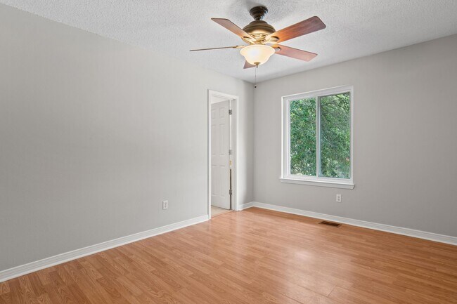 Building Photo - 3506 Parkwood Ave