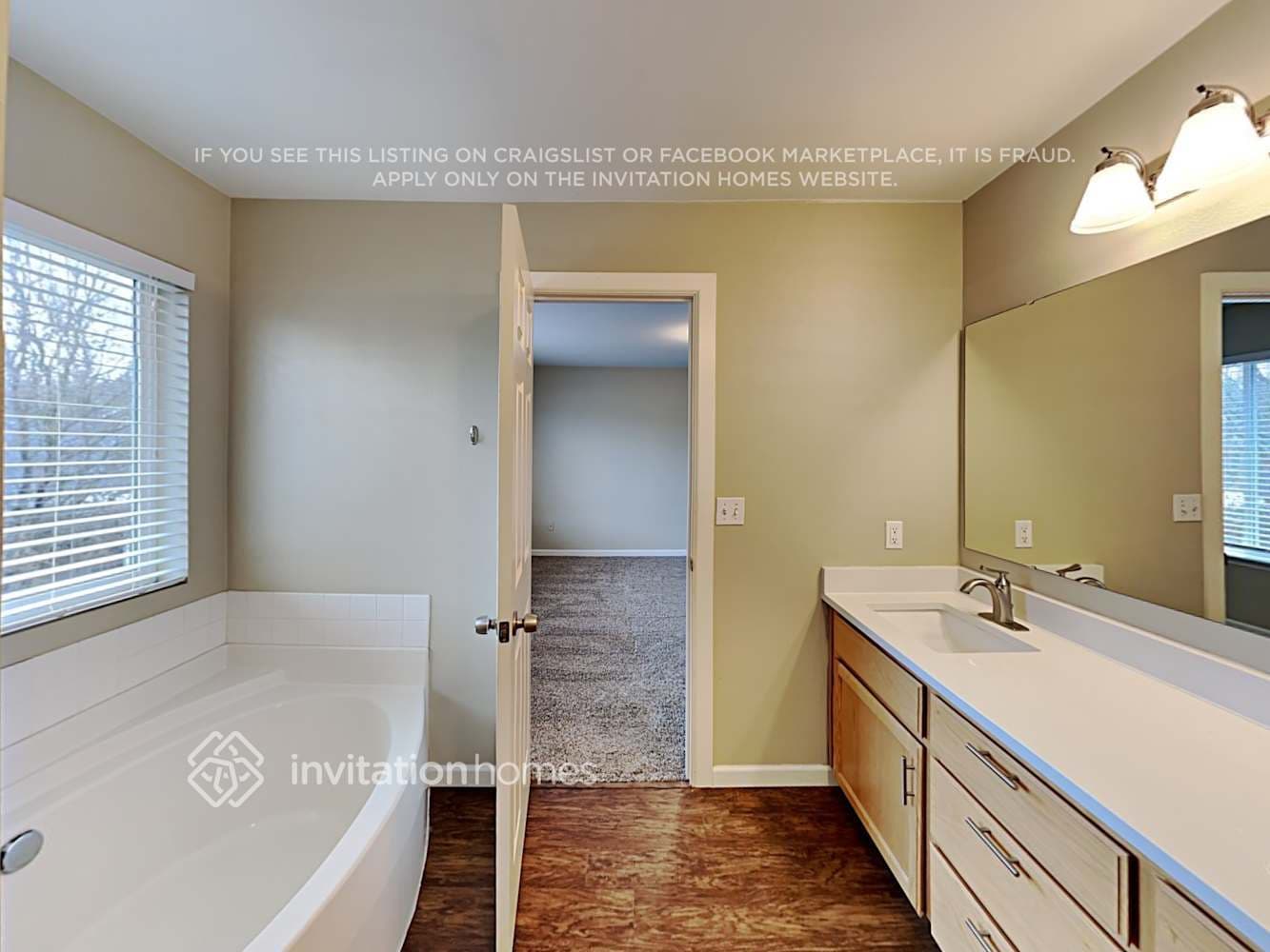 Building Photo - 1527 185th St E