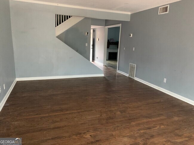 Building Photo - 95 Willowick Dr