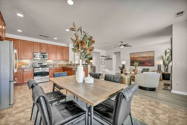Building Photo - Beautiful 4-Bedroom Home in Damonte Ranch