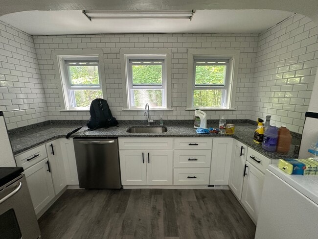 Building Photo - 26 W High St