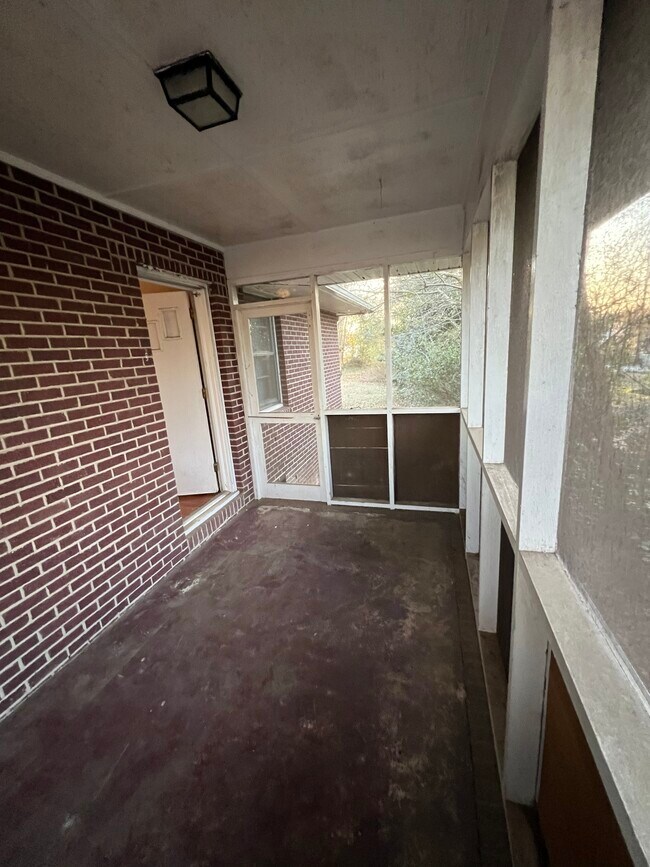 Building Photo - 2509 Lane Ave