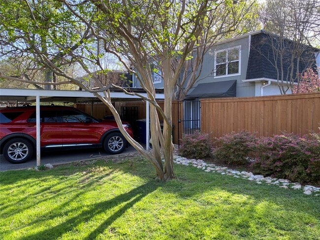 Building Photo - 6103 Bullard Dr