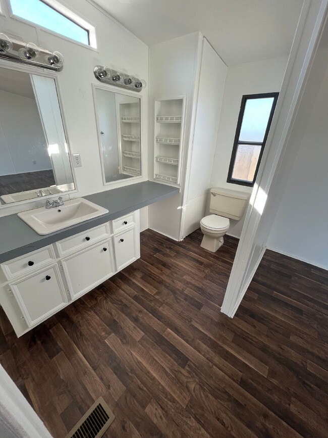 Building Photo - 2 Bedroom, 2 Bathroom Singlewide in Shady Creek Mobile Estates *LAWN CARE INCLUDED* Pikeville sch...