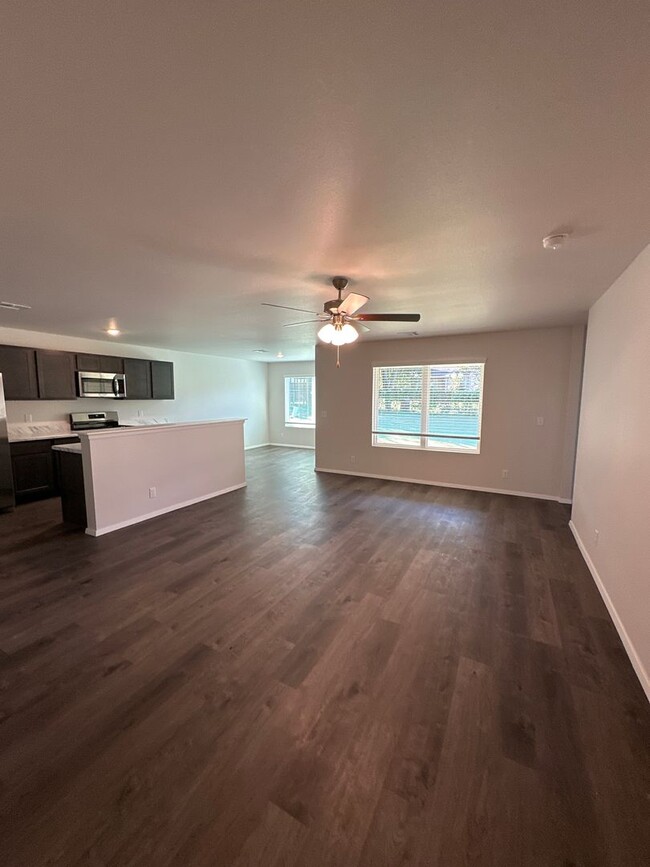 Building Photo - Now Pre-Leasing! Charming 4-Bedroom, 2-Bath Home in Broken Arrow