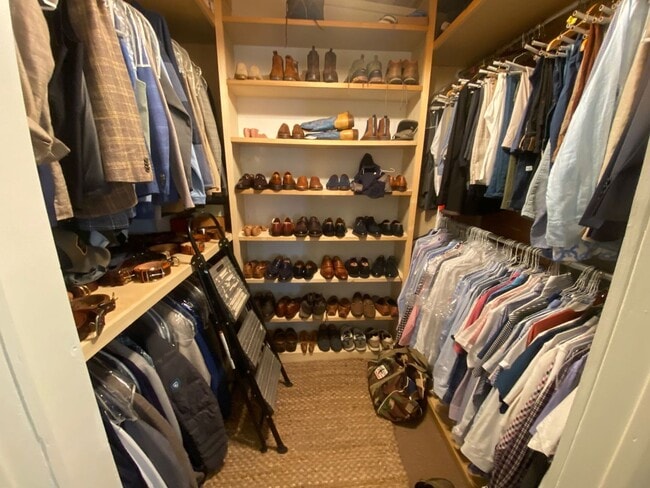 Building Photo - 2225 Blossom St