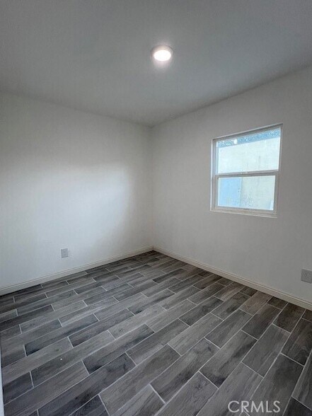 Building Photo - 265 N 10th Ave