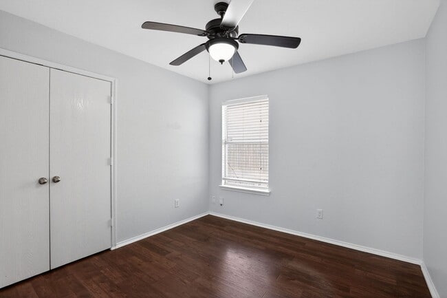 Building Photo - 1942 Courtside Dr