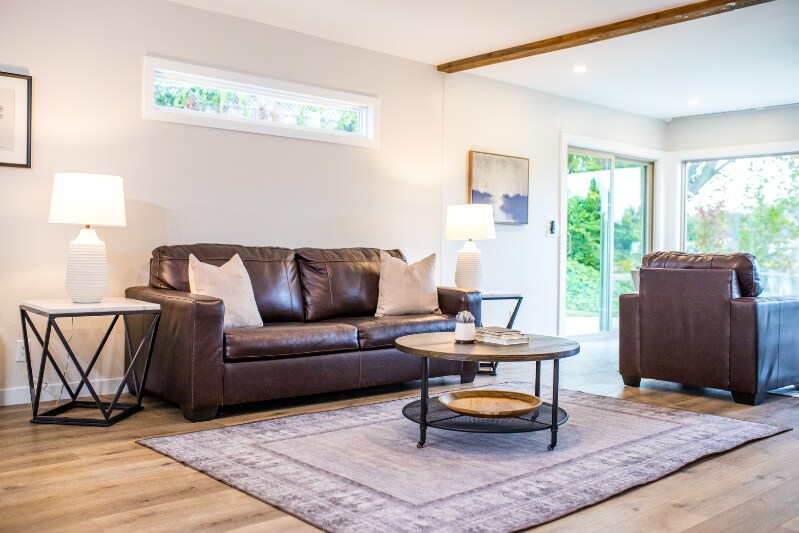 Building Photo - 271 S 3rd Ave