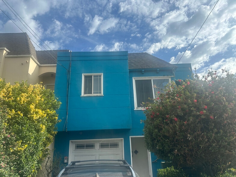 Primary Photo - 433 Point Lobos Ave