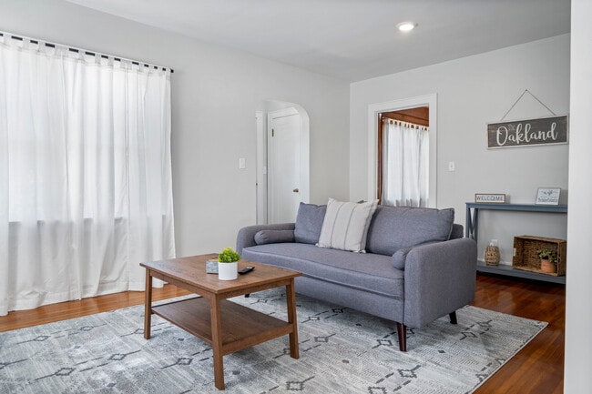 Building Photo - 1223 E Oakland Ave