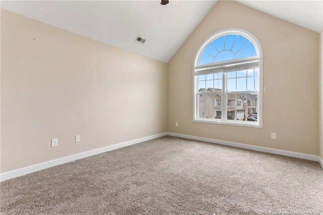 Building Photo - 573 Wedgefield Dr