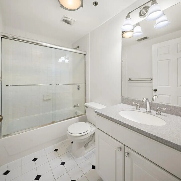 Building Photo - 77 Jefferson St