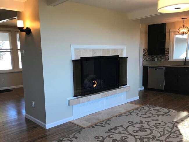 Building Photo - 360 Old Meramec Station Rd.