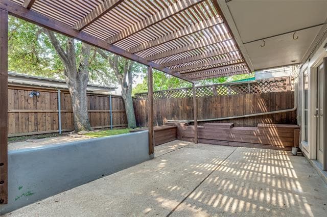 Building Photo - 7608 Woodthrush Dr