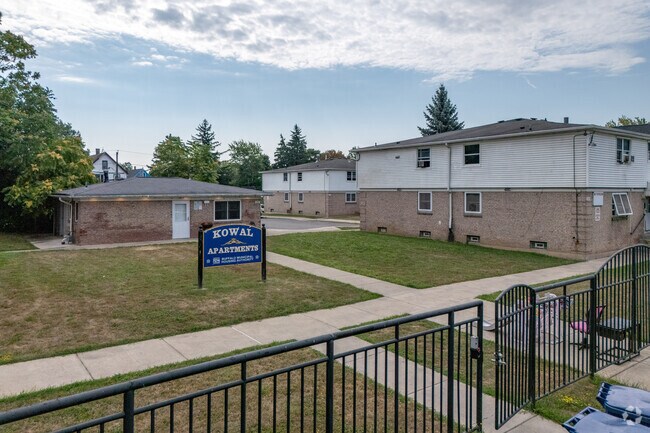 Building Photo - Kowal Apartments